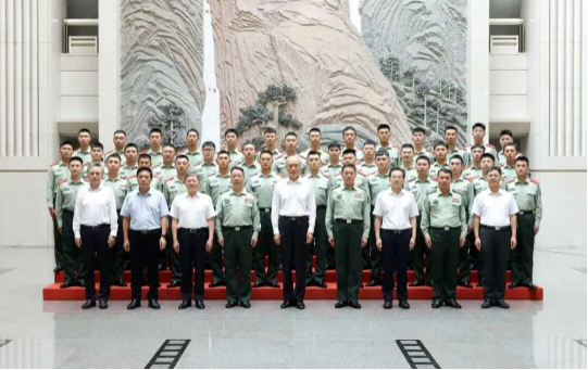 张军看望慰问驻最高法复员退伍武警战士2 张军看望慰问驻最高法复员退伍武警战士2