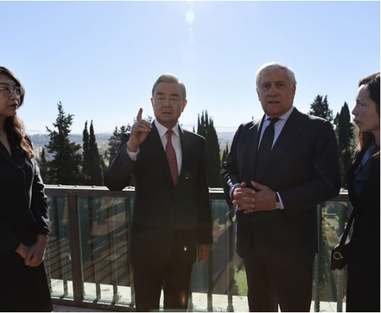 王毅同意大利副总理兼外长塔亚尼会谈 王毅同意大利副总理兼外长塔亚尼会谈